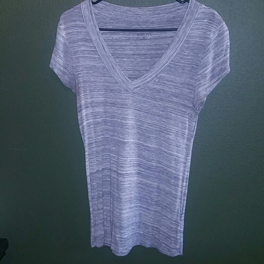 Grey/white shirt